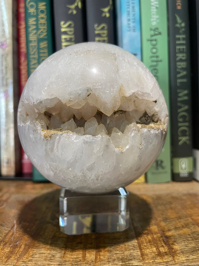Agate Sphere 868 Grams