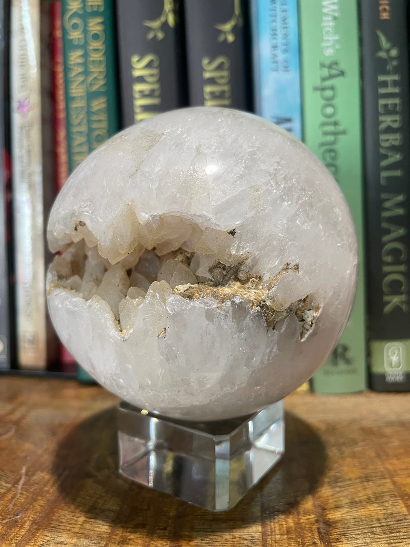Agate Sphere 868 Grams