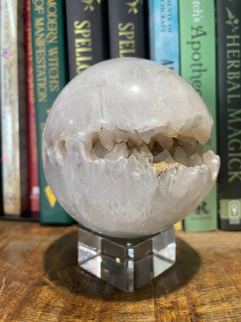 Agate Sphere 868 Grams