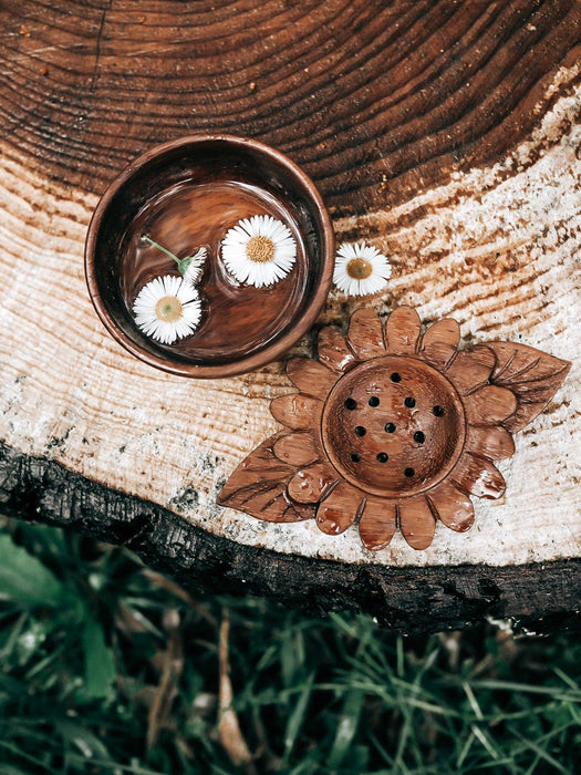 Wooden Daisy Strainer - Dusty Rose Essentials