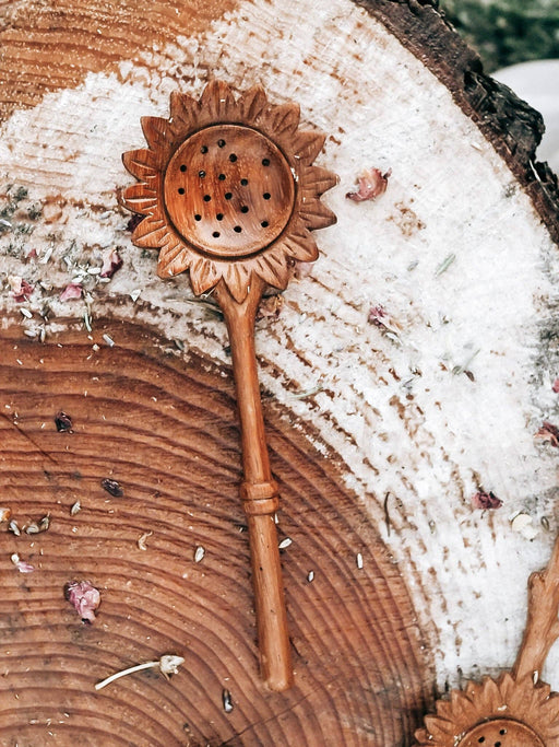 Wooden Sunflower Straining Spoon - Dusty Rose Essentials